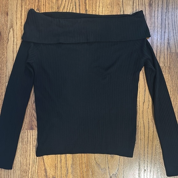 H&M Off The Shoulder Ripped Sweater Top - Picture 2 of 4